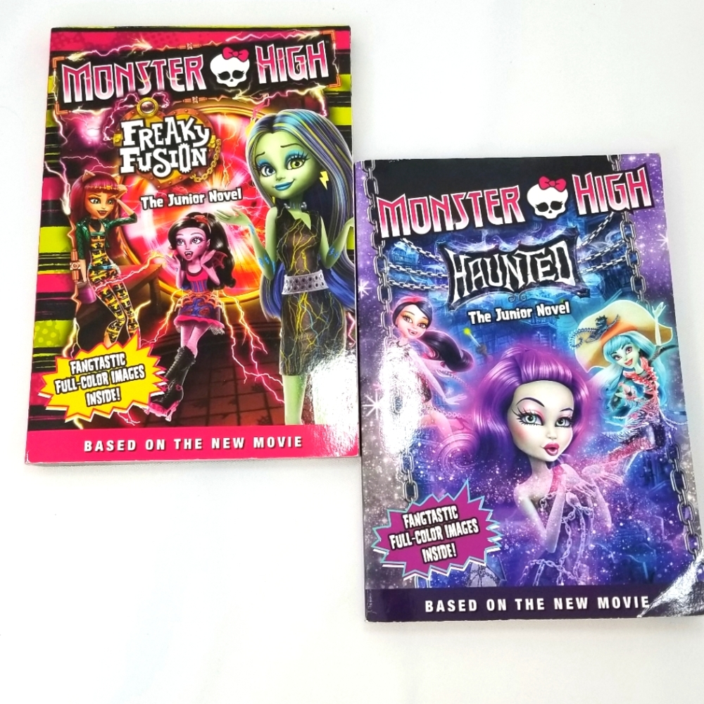 Monster High 2 book lot